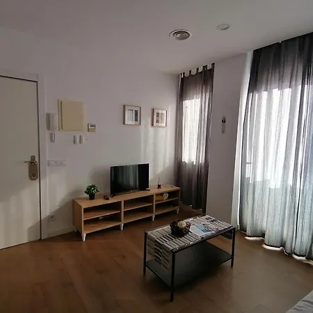 P1 30min Sagrada Familia, 10 Min Playa Badalona